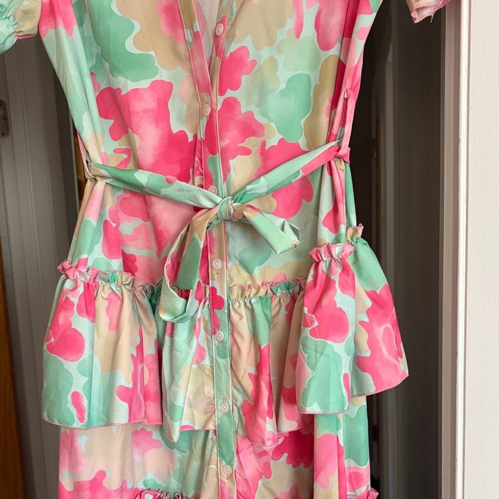 Elegant Floral Midi Dress with Tie Waist and Ruffled Skirt - Picture 3 of 5
